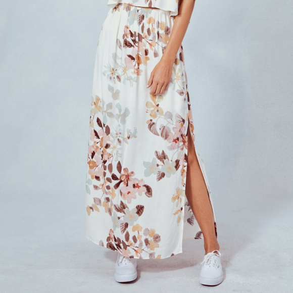 lovestitch Dresses & Skirts - Lovestitch Floral Maxi Skirt NEW